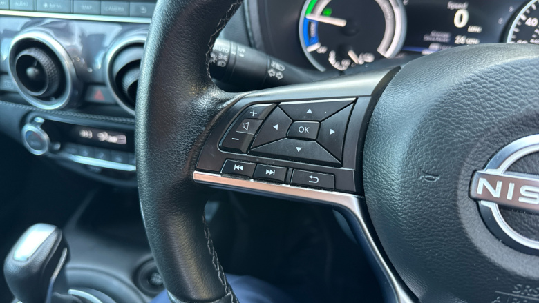 Nissan Juke 1.6 Hybrid N-Connecta 5dr Auto Hybrid Hatchback